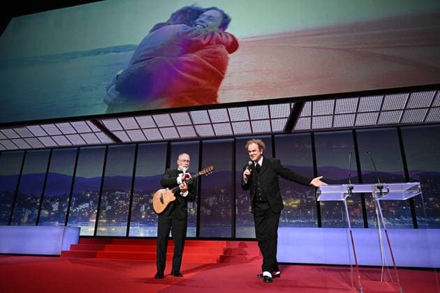 Cannes - Closing Ceremony US actor John C. Reilly sings on stage during the closing ceremony at the 78th edition of the Cannes Film Festival in Cannes, France, on May 24, 2025. Photo by David Niviere ABACAPRESS.COM Cannes France  Copyright: xNivierexDavid ABACAPRESS.COMx