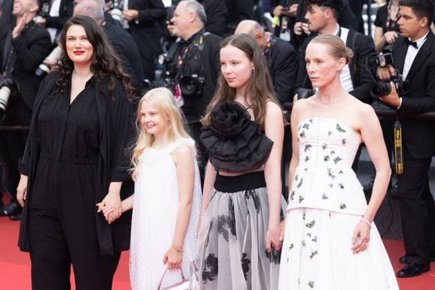78. Internationalen Filmfestspiele von Cannes 2025 Abschlusszeremonie Cannes, Frankreich - 24.5.2024: Mascha Schilinski, Hanna Heckt, Laeni Geiseler, Susanne Wuest während des Roten Teppichs während der Abschlusszeremonie während der 78. Internationalen Filmfestspiele von Cannes. Die 78. Internationalen Filmfestspiele von Cannes finden vom 13. bis 24. Mai 2025 statt. Provence-Alpes-Cote d Azur