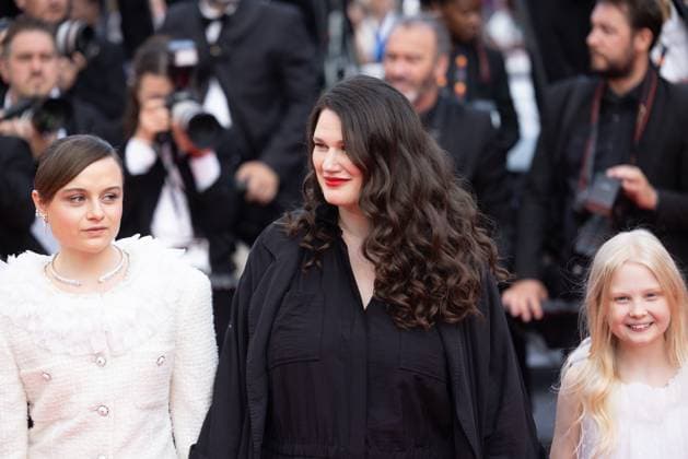 78. Internationalen Filmfestspiele von Cannes 2025 Abschlusszeremonie Cannes, Frankreich - 24.5.2024: Lena Urzendowsky, Mascha Schilinski, Hanna Heckt während des Roten Teppichs während der Abschlusszeremonie während der 78. Internationalen Filmfestspiele von Cannes. Die 78. Internationalen Filmfestspiele von Cannes finden vom 13. bis 24. Mai 2025 statt. Provence-Alpes-Cote d Azur