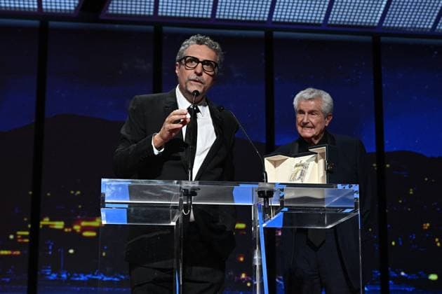 Cannes - Closing Ceremony Brazilian director Kleber Mendonca Filho receives the Best Director prize and his accompanied by French director Claude Lelouch for the film O Agente Secreto (The Secret Agent) from French director Claude Lelouch during the closing ceremony at the 78th edition of the Cannes Film Festival in Cannes, southern France, on May 24, 2025. Cannes France  Copyright: xNivierexDavid ABACAPRESS.COMx