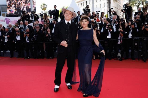 M Montée des marches de la cérémonie de clôture du 78ème Festival International du Film de Cannes John C Reilly et sa femme Alison Dickey Montée des marches de la cérémonie de clôture du 78ème Festival International du Film de Cannes, au Palais des Festivals à Cannes Le 24 mai 2025 Jacovides Moreau Bestimage Red carpet for the closing ceremony during the 78th Cannes International Film Festival at the Palais des Festivals in Cannes, France On may 24th 2025 Cannes France  Copyright: xJACOVIDES-MOREAUx xBESTIMAGExJACOVIDES-MOREAUx xBESTIMAGEx