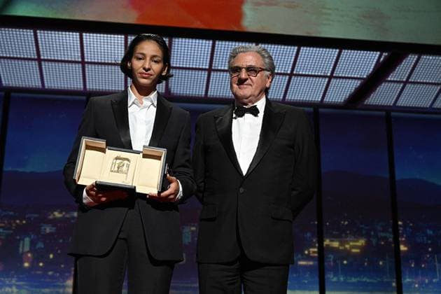 Cannes - Closing Ceremony French actress Nadia Melliti receives the Best Actress Prize for her part in the film La Petite derniere ( The Little Sister , alternatively called The Last One ) from the hands of French actor Daniel Auteuil during the closing ceremony at the 78th edition of the Cannes Film Festival in Cannes, France, on May 24, 2025. Photo by David Niviere ABACAPRESS.COM Cannes France  Copyright: xNivierexDavid ABACAPRESS.COMx