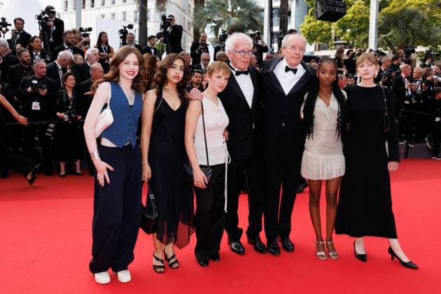 Babette Verbeek, Samia Hilmi, Janaïna Halloy, Jean Pierre Dardenne, Luc Dardenne, Lucie Laruelle, Elsa Houben Montée des marches de la cérémonie de clôture du 78ème Festival International du Film de Cannes, au Palais des Festivals à Cannes Le 24 mai 2025 Jacovides Moreau Bestimage Red carpet for the closing ceremony during the 78th Cannes International Film Festival at the Palais des Festivals in Cannes, France On may 24th 2025 unknown  Copyright: xJACOVIDES-MOREAUx xBESTIMAGExJACOVIDES-MOREAUx xBESTIMAGEx