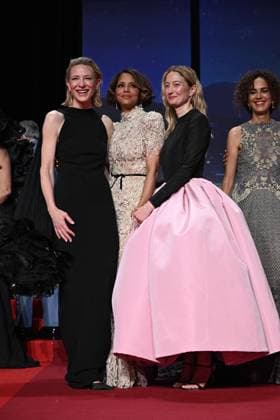 Cannes - Palme d Or Winner Jafar Panahi (L-R) Cate Blanchett, Halle Berry, Alba Rohrwacher and Leila Slimani celebrate on stage after the announcement of the Palme d Or winner Jafar Panahi (not pictured) for his film Un Un simple accident (A Simple Accident) during the closing ceremony at the 78th edition of the Cannes Film Festival in Cannes, France, on May 24, 2025. Photo by David Niviere ABACAPRESS.COM Cannes France  Copyright: xNivierexDavid ABACAPRESS.COMx