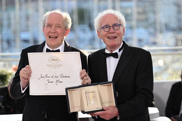 Entertainment Bilder des Tages Cannes - Palme D Or Winners Photocall Belgian co-Producer Luc Dardenne and Belgian co-Producer Jean-Pierre Dardenne pose during a photocall after winning the Best Screenplay prize for the film Jeunes Meres (The Young Mother s Home) during the closing ceremony at the 78th edition of the Cannes Film Festival in Cannes, France, on May 24, 2025. Photo by David Niviere ABACAPRESS.COM Cannes France  Copyright: xNivierexDavid ABACAPRESS.COMx