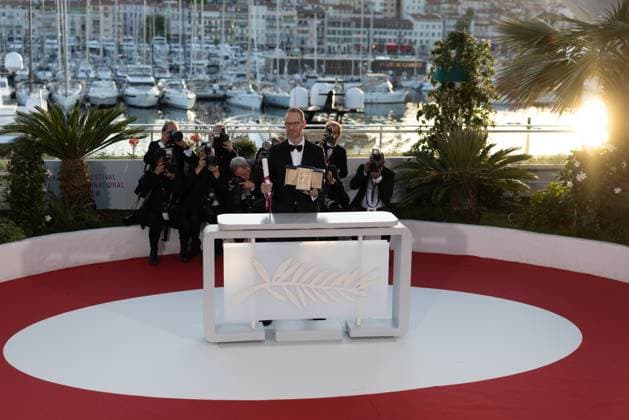 78. Internationalen Filmfestspiele von Cannes 2025 - AWARDS Cannes, Frankreich - 24.5.2024: Joachim Trier, Gewinner Grand Prix für den Film Affeksjonsverdi (Sentimental Value) während des Photocalls mit den Awards während der Abschlusszeremonie während der 78. Internationalen Filmfestspiele von Cannes. Die 78. Internationalen Filmfestspiele von Cannes finden vom 13. bis 24. Mai 2025 statt. Provence-Alpes-Cote d Azur