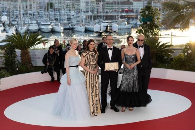 78. Internationalen Filmfestspiele von Cannes 2025 - AWARDS Cannes, Frankreich - 24.5.2024: Renate Reinsve, Stellan Skarsgard, Joachim Trier, Inga Ibsdotter Lilleaas und Elle Fanning, Gewinner Grand Prix für den Film Affeksjonsverdi (Sentimental Value) während des Photocalls mit den Awards während der Abschlusszeremonie während der 78. Internationalen Filmfestspiele von Cannes. Die 78. Internationalen Filmfestspiele von Cannes finden vom 13. bis 24. Mai 2025 statt. Provence-Alpes-Cote d Azur