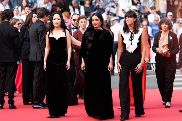 Montée des marches de la cérémonie de clôture du 78ème Festival International du Film de Cannes Ji Min Park, Hafsia Herzi et Gioia Farisano Montée des marches de la cérémonie de clôture du 78ème Festival International du Film de Cannes, au Palais des Festivals à Cannes Le 24 mai 2025 Jacovides Moreau Bestimage Red carpet for the closing ceremony during the 78th Cannes International Film Festival at the Palais des Festivals in Cannes, France On may 24th 2025 Cannes France  Copyright: xJACOVIDES-MOREAUx xBESTIMAGExJACOVIDES-MOREAUx xBESTIMAGEx