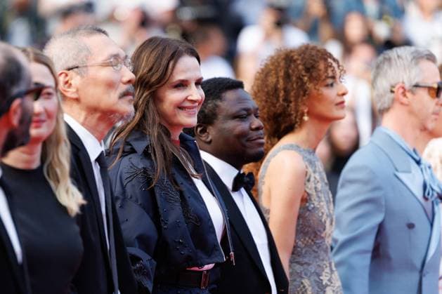 Montée des marches de la cérémonie de clôture du 78ème Festival International du Film de Cannes Hong Sang soo, Juliette Binoche, Dieudo Hamadi, Leïla Slimani Montée des marches de la cérémonie de clôture du 78ème Festival International du Film de Cannes, au Palais des Festivals à Cannes Le 24 mai 2025 Jacovides Moreau Bestimage Red carpet for the closing ceremony during the 78th Cannes International Film Festival at the Palais des Festivals in Cannes, France On may 24th 2025 Cannes France  Copyright: xJACOVIDES-MOREAUx xBESTIMAGExJACOVIDES-MOREAUx xBESTIMAGEx