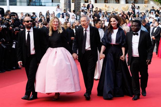 Montée des marches de la cérémonie de clôture du 78ème Festival International du Film de Cannes Carlos Reygadas, Alba Rohrwacher, Hong Sang soo, Juliette Binoche, Dieudo Hamadi Montée des marches de la cérémonie de clôture du 78ème Festival International du Film de Cannes, au Palais des Festivals à Cannes Le 24 mai 2025 Jacovides Moreau Bestimage Red carpet for the closing ceremony during the 78th Cannes International Film Festival at the Palais des Festivals in Cannes, France On may 24th 2025 Cannes France  Copyright: xJACOVIDES-MOREAUx xBESTIMAGExJACOVIDES-MOREAUx xBESTIMAGEx