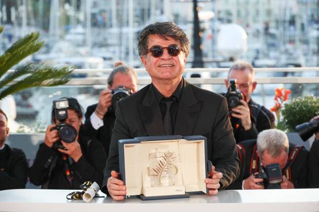Palme D Or Winners Photocall at the 78th Annual Cannes Film Festival Jafar Panahi poses with the Palme D Or award for It Was Just an Accident - Palme D Or Winners Photocall at the 78th Annual Cannes Film Festival in Cannes, France on May 24, 2025.  Copyright: xFabricexChasseryx