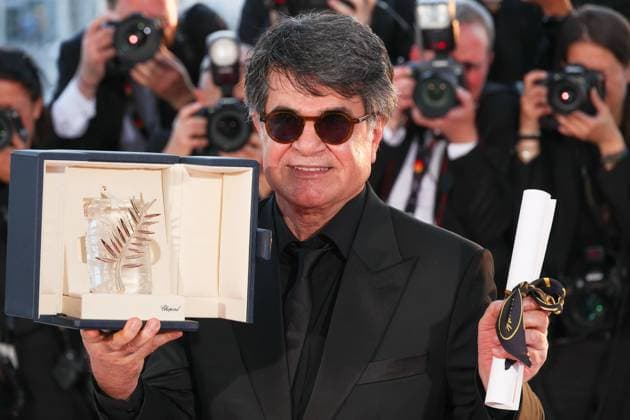 Palme D Or Winners Photocall at the 78th Annual Cannes Film Festival Jafar Panahi poses with the Palme D Or award for It Was Just an Accident - Palme D Or Winners Photocall at the 78th Annual Cannes Film Festival in Cannes, France on May 24, 2025.  Copyright: xFabricexChasseryx