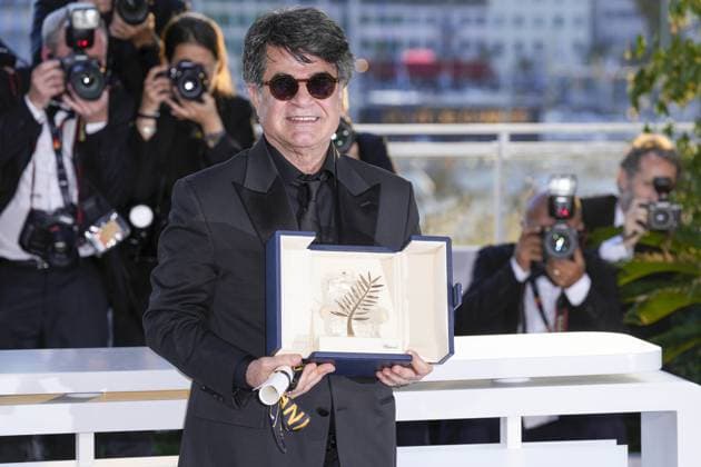 IPP Photo Daniele Cifala Cannes 24 05 2025 Palme D Or Winners Photocall The 78th Annual Cannes Film Festival in the photo Jafar Panahi poses with the Palme D Or award