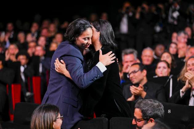 78eme Festival International du Film de Cannes Ceremonie de remise de prix 78th International Cannes Film Festival Closing ceremony and awards Hafsia Herzi congratulates her actress, Prix dinterpretation feminine 445097 2025 05 24 France Herzi, Hafsia Melliti, Nadia  Copyright: xSergexArnalx xStarfacex STAR_445097_009