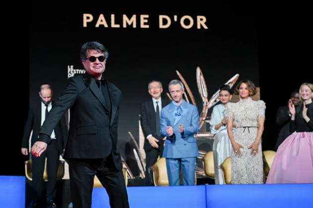 78eme Festival International du Film de Cannes Ceremonie de remise de prix 78th International Cannes Film Festival Closing ceremony and awards Jafar Panahi receives the Palme dOr for his film A Simple Accident 445097 2025 05 24 France Panahi, Jafar  Copyright: xSergexArnalx xStarfacex STAR_445097_035