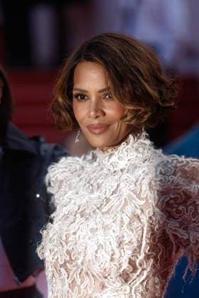 Festival de Cannes Red Carpet Closing Ceremony Halle Berry at the Closing Ceremony of the 78 Cannes Film Festival at the Palais du Festival Hotel on 24 05 2025 Copyright: xEventpressxKochanx