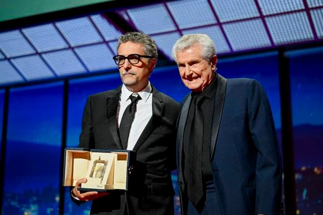 78eme Festival International du Film de Cannes Ceremonie de remise de prix 78th International Cannes Film Festival Closing ceremony and awards Kleber Mendonca Filho receives the directors prize for his film M agent secret 445097 2025 05 24 France Mendonca Filho, Kleber Lelouch, Claude  Copyright: xSergexArnalx xStarfacex STAR_445097_080