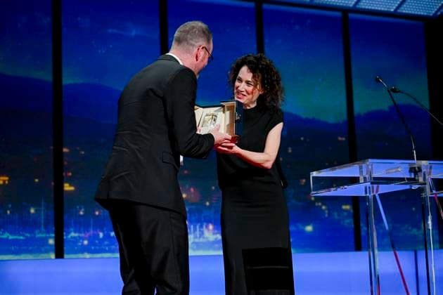 78eme Festival International du Film de Cannes Ceremonie de remise de prix 78th International Cannes Film Festival Closing ceremony and awards Joachim Trier receives the Grand Prize for Sentimental value 445097 2025 05 24 France Fargeat, Coralie Trier, Joachim  Copyright: xSergexArnalx xStarfacex STAR_445097_083