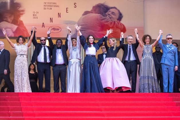 Cannes - Closing Ceremony Red Carpet Jury Members : Halle Berry, Carlos Reygadas, Dieudo Hamadi, Payal Kapadia, Jury President Juliette Binoche, Alba Rohrwacher, Hong Sang-soo, Leïla Slimani and Jeremy Strong attend the closing ceremony red carpet at the 78th annual Cannes Film Festival at Palais des Festivals on May 24, 2025 in Cannes, France Photo by Shootpix ABACAPRESS.COM Cannes France  Copyright: xShootPix ABACAx