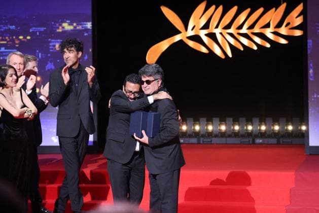 J Closing ceremony of the 78th Cannes International Film Festival Jafar Panahi Palme dOr for Un simple accident Closing ceremony of the 78th Cannes International Film Festival at the Palais des Festivals in Cannes On may 24th 2025 Jacovides Moreau Bestimage Closing ceremony during the 78th Cannes International Film Festival at the Palais des Festivals in Cannes, France On may 24th 2025 Cannes France  Copyright: xJACOVIDES-MOREAUx xBESTIMAGExJACOVIDES-MOREAUx xBESTIMAGEx