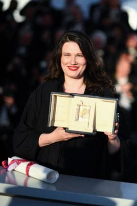 Cannes Winners Photocall AM Mascha Schilinski poses with the Jury Prize (TIE) for Sound of Falling during the Palme D Or Winners photocall in Cannes, France on May 24, 2025 as part of the 78th Cannes Film Festival. Photo by Aurore Marechal ABACAPRESS.COM Cannes France  Copyright: xMarechalxAurore ABACAx
