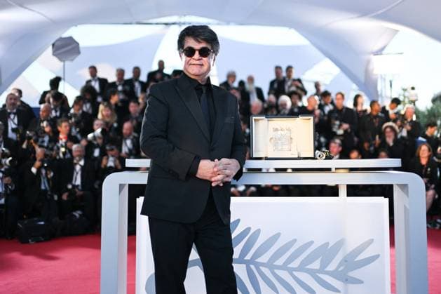 Cannes Winners Photocall AM Jafar Panahi poses with the Palme D Or award for It Was Just an Accident during the Palme D Or Winners photocall in Cannes, France on May 24, 2025 as part of the 78th Cannes Film Festival. Photo by Aurore Marechal ABACAPRESS.COM Cannes France  Copyright: xMarechalxAurore ABACAx