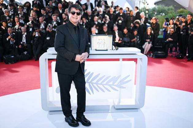 Cannes Winners Photocall AM Jafar Panahi poses with the Palme D Or award for It Was Just an Accident during the Palme D Or Winners photocall in Cannes, France on May 24, 2025 as part of the 78th Cannes Film Festival. Photo by Aurore Marechal ABACAPRESS.COM Cannes France  Copyright: xMarechalxAurore ABACAx