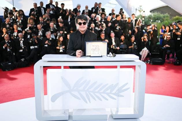 Cannes Winners Photocall AM Jafar Panahi poses with the Palme D Or award for It Was Just an Accident during the Palme D Or Winners photocall in Cannes, France on May 24, 2025 as part of the 78th Cannes Film Festival. Photo by Aurore Marechal ABACAPRESS.COM Cannes France  Copyright: xMarechalxAurore ABACAx