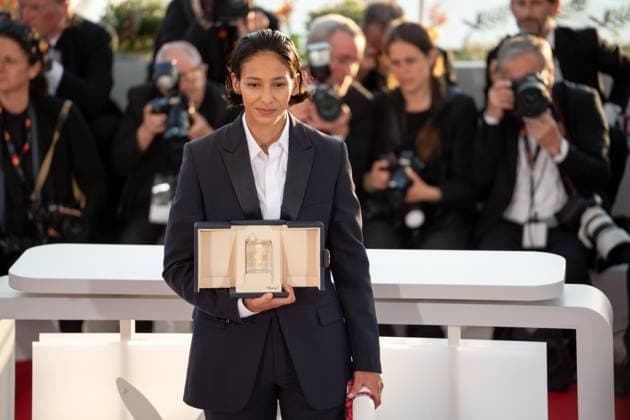 Palme D Or Winners Photocall - The 78th Annual Cannes Film Festi Nadia Melliti, winner of the Best Actress Award for The Little Sister , poses with the Best Actress Award during the Palme D Or winners photocall at the 78th annual Cannes Film Festival at Palais des Festivals in Cannes, France, on May 24, 2025. Cannes France  Copyright: xLucaxCarlinox originalFilename: carlino-notitle250524_np8j0.jpg