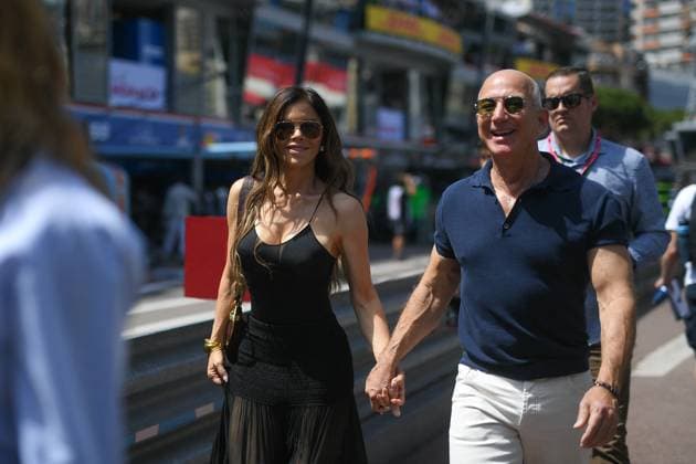 Celebrities at the Tag Heuer Formula 1 F1 Grand Prix of Monaco Jeff Bezos and his fiancée Lauren Sanchez Celebrities at the Tag Heuer Formula 1 F1 Grand Prix of Monaco on May 25, 2025 Lionel Urman Bestimage F1 Grand Prix of Monaco at Circuit de Monaco on May 25, 2025 in Monte Carlo, Monaco Monaco  Copyright: xLIONELxURMANxx xBESTIMAGExLIONELxURMANxx xBESTIMAGEx