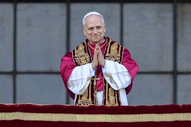 News Themen der Woche KW21 News Bilder des Tages Pope Leo XIV Leads Mass At St. John Lateran Basilica - Rome Pope Leo XIV waves the pilgrims from the balcony after the celebration of a Mass at the Basilica of Saint John Lateran (San Giovanni in Laterano) in Rome, Italy on May 25, 2025. The basilica is the cathedral of Rome and the seat of the Bishop of Rome. Photo by (EV) Vatican Media ABACAPRESS.COM Rome Italy  Copyright: xABACAx