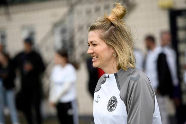 Nina Bott at the charity soccer match Kicken mit Stars in the Eilenriedestadion Hanover, 25 05 2025 Foto:xC.xNiehausx xFuturexImagex kicken_5518