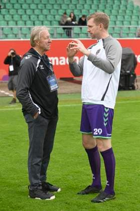 Horst Hrubesch and Per Mertesacker at the charity soccer match Kicken mit Stars in the Eilenriedestadion Hanover, 25 05 2025 Foto:xC.xNiehausx xFuturexImagex kicken_5535
