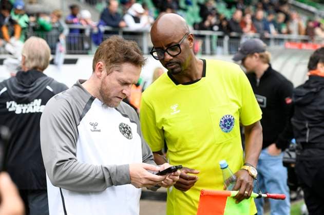 Johannes Oerding and Yared Dibaba at the charity soccer match Kicken mit Stars in the Eilenriedestadion Hanover, 25 05 2025 Foto:xC.xNiehausx xFuturexImagex kicken_5556