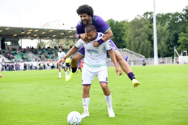 Benjamin Ernst and Marcel Ndjeng at the charity soccer match Kicken mit Stars in the Eilenriedestadion Hanover, 25 05 2025 Foto:xC.xNiehausx xFuturexImagex kicken_5576