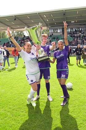 Oceana, Jannik Freestyle and Jasmin K at the charity soccer match Kicken mit Stars at the Eilenriedestadion Hannover, 25 05 2025 Foto:xC.xNiehausx xFuturexImagex kicken_5582