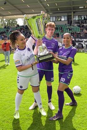 Oceana, Jannik Freestyle and Jasmin K at the charity soccer match Kicken mit Stars at the Eilenriedestadion Hannover, 25 05 2025 Foto:xC.xNiehausx xFuturexImagex kicken_5583
