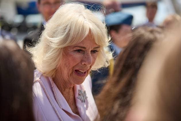 OTTAWA (Canada), 26 05 2025.- Britain s Queen Camilla greet onlookers as she arrives for a state visit at Ottawa MacDonald-Cartier International Airport in Ottawa, Canada, 26 May 2025. King Charles has been invited by Canadian Prime Mister Mark Carney to open the 45th Canadian parliament on 27 May 2025. (Reino Unido) Britain s King Charles state visit to Canada !ACHTUNG: NUR REDAKTIONELLE NUTZUNG!  Copyright: xERICxREIDx JLX02_20250526 20250526-55016952177_1