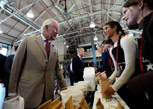 May 26, 2025, Ottawa, On, CAN: King Charles meets members of La Tablee des chefs, at a community gathering at Lansdowne Park in Ottawa during a royal visit, on Monday, May 26, 2025. Ottawa CAN  - ZUMAc35_ 20250526_zaf_c35_116 Copyright: xJustinxTangx