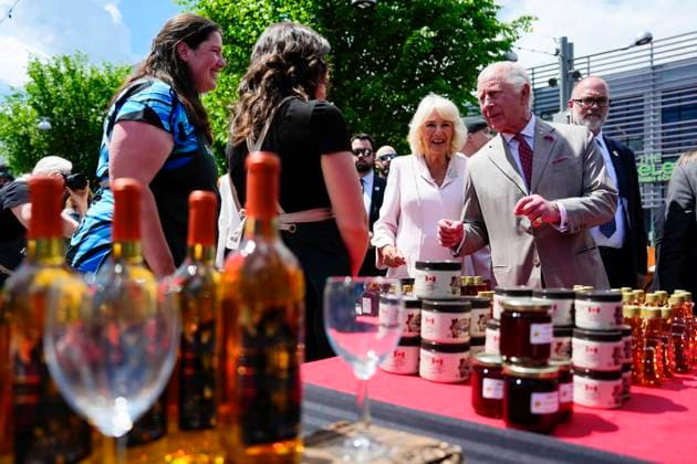 May 26, 2025, Ottawa, On, CAN: King Charles and Queen Camilla meet vendors from the Ottawa Farmer s Market at a community gathering at Lansdowne Park in Ottawa during a royal visit, on Monday, May 26, 2025. Ottawa CAN  - ZUMAc35_ 20250526_zaf_c35_094 Copyright: xJustinxTangx
