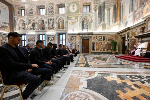 ITALY - REL - POPE LEO XIV MEETING WITH FC NAPLES PLAYERS AND MANAGEMENT AFTER THE TEAM WON THE SERIE A CHAMPIONSHIP IN VATICAN - 2025 05 27 Italy, Rome, Vatican 2025 5 27 Pope Leo XIV meeting with FC Naples players and management after the team won the Serie A championship, in Vatican EDITORIAL USE ONLY - NO BOOKS Copyright: xVATICANxMEDIA CPPx