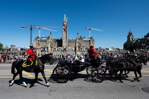 May 27, 2025, Ottawa, On, Canada: King Charles, Queen Camilla, Gov. Gen. Mary Simon and Whit Fraser husband to Governor General of Canada travel by CanadaöÄÃ s State Landau towards the Senate of Canada Building in Ottawa on Tuesday, May 27, 2025. Ottawa Canada  - ZUMAc35_ 20250527_zaf_c35_016 Copyright: xSpencerxColbyx