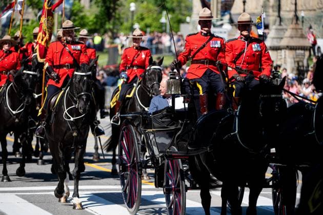 May 27, 2025, Ottawa, On, Canada: King Charles travels by CanadaöÄÃ s State Landau towards the Senate of Canada Building in Ottawa on Tuesday, May 27, 2025. Ottawa Canada  - ZUMAc35_ 20250527_zaf_c35_017 Copyright: xSpencerxColbyx