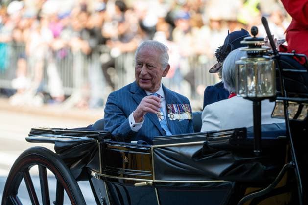 May 27, 2025, Ottawa, On, Canada: King Charles travels by CanadaöÄÃ s State Landau towards the Senate of Canada building in Ottawa on Tuesday, May 27, 2025. Ottawa Canada  - ZUMAc35_ 20250527_zaf_c35_029 Copyright: xSpencerxColbyx