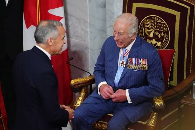 May 27, 2025, Ottawa, On, Canada: Prime Minister Mark Carney, left, and King Charles talk ahead of the King delivering speech from the throne in the Senate in Ottawa on Tuesday, May 27, 2025. Ottawa Canada  - ZUMAc35_ 20250527_zaf_c35_037 Copyright: xSeanxKilpatrickx