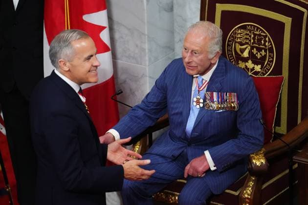 May 27, 2025, Ottawa, On, Canada: Prime Minister Mark Carney, left, and King Charles talk ahead of the King delivering speech from the throne in the Senate in Ottawa on Tuesday, May 27, 2025. Ottawa Canada  - ZUMAc35_ 20250527_zaf_c35_038 Copyright: xSeanxKilpatrickx