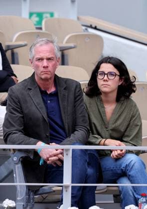 Celebs in the stands during the Roland Garros International Tennis 2025 Julien Arnaus and his daughter Valentine in the stands during the Roland Garros International Tennis 2025, in Paris, France, on May 27, 2025 Jacovides Moreau Bestimage Celebs in the stands during the Roland Garros International Tennis 2025, in Paris, France, on May 27, 2025 Jacovides Moreau Bestimage Paris France  Copyright: xJACOVIDES-MOREAUx xBESTIMAGExJACOVIDES-MOREAUx xBESTIMAGEx