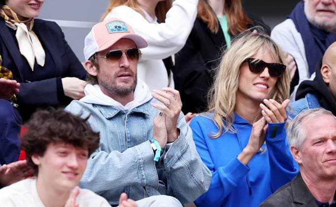 Celebs in the stands during the Roland Garros International Tennis 2025 Philippe Lacheau and Elodie Fontan in the stands during the Roland Garros International Tennis 2025, in Paris, France, on May 27, 2025 Jacovides Moreau Bestimage Celebs in the stands during the Roland Garros International Tennis 2025, in Paris, France, on May 27, 2025 Jacovides Moreau Bestimage Paris France  Copyright: xJACOVIDES-MOREAUx xBESTIMAGExJACOVIDES-MOREAUx xBESTIMAGEx