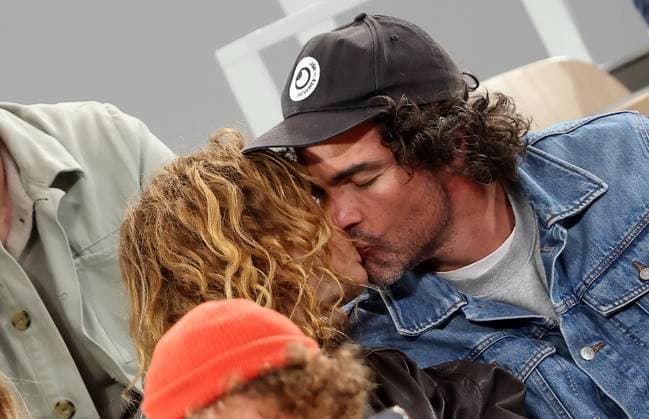 Celebs in the stands during the Roland Garros International Tennis 2025 Aurélie Saada and her companion in the stands during the Roland Garros International Tennis 2025, in Paris, France, on May 27, 2025 Jacovides Moreau Bestimage Celebs in the stands during the Roland Garros International Tennis 2025, in Paris, France, on May 27, 2025 Jacovides Moreau Bestimage Paris France  Copyright: xJACOVIDES-MOREAUx xBESTIMAGExJACOVIDES-MOREAUx xBESTIMAGEx