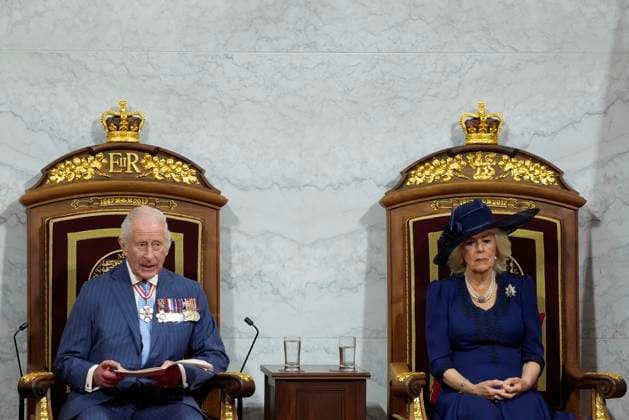 Entertainment Themen der Woche KW22 Entertainment Bilder des Tages News Bilder des Tages May 27, 2025, Ottawa, On, Canada: King Charles delivers the speech from the throne in the Senate in Ottawa on Tuesday, May 27, 2025. Ottawa Canada  - ZUMAc35_ 20250527_zaf_c35_078 Copyright: xAdrianxWyldx